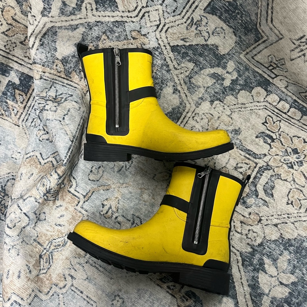 Size 39 rag & bone discontinued moto rain boots